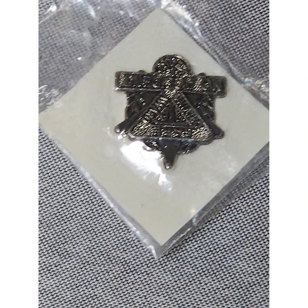 Vtg ATA Safe Driving Award Pin 11 Years No Accident American Trucking Lapel Badg